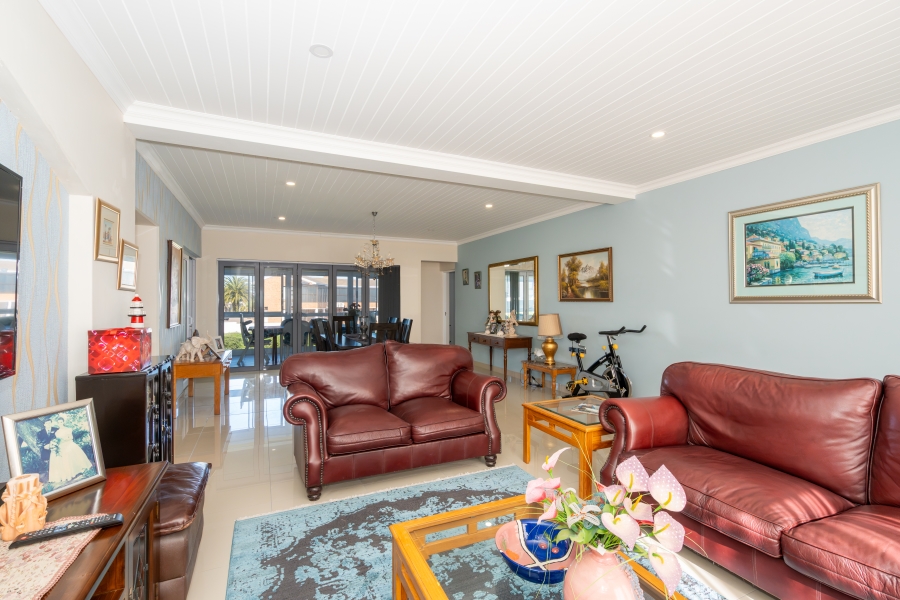 4 Bedroom Property for Sale in Myburgh Park Western Cape